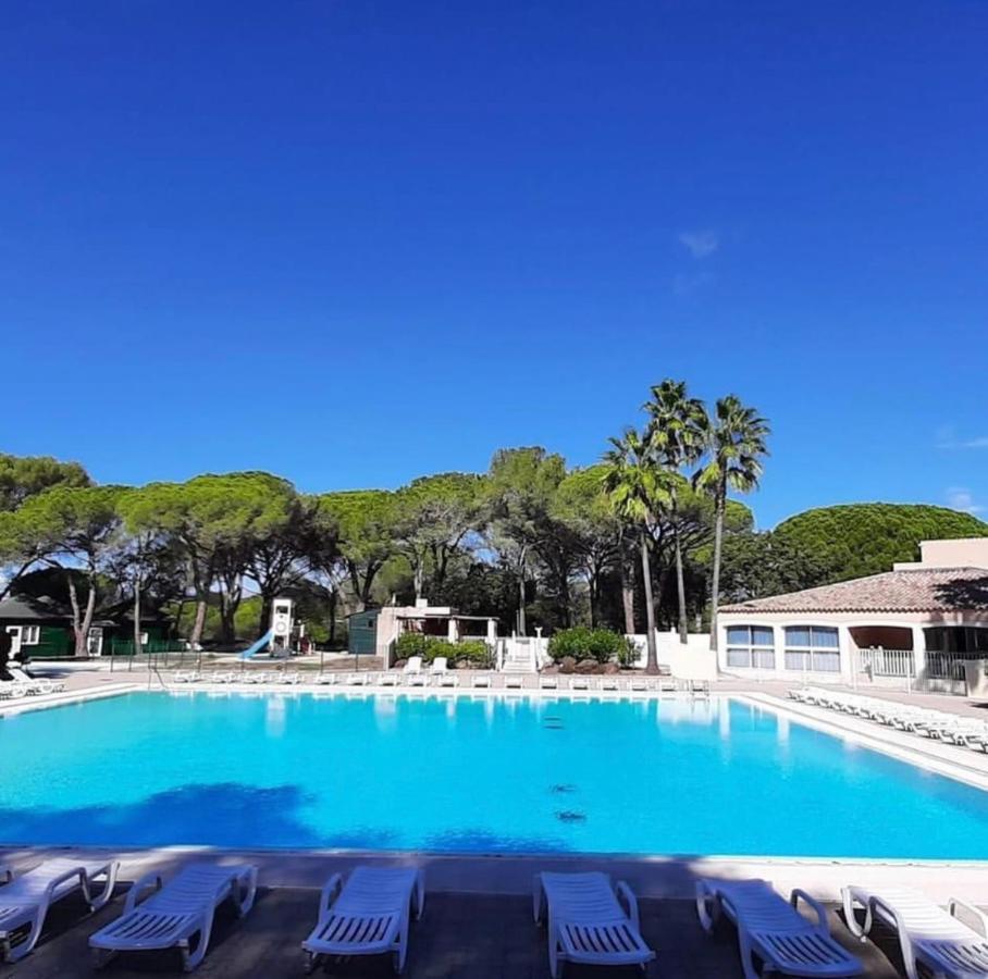 Studio Climatise Avec Piscine Saint-Raphael  Bagian luar foto